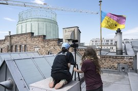 Filming, Hoch die Lappen (Raise the Flags), 2022, Photo: Julia Gaisbacher acher Filming, Hoch die Lappen (Raise the Flags), 2022, Photo: Julia Gaisbacher