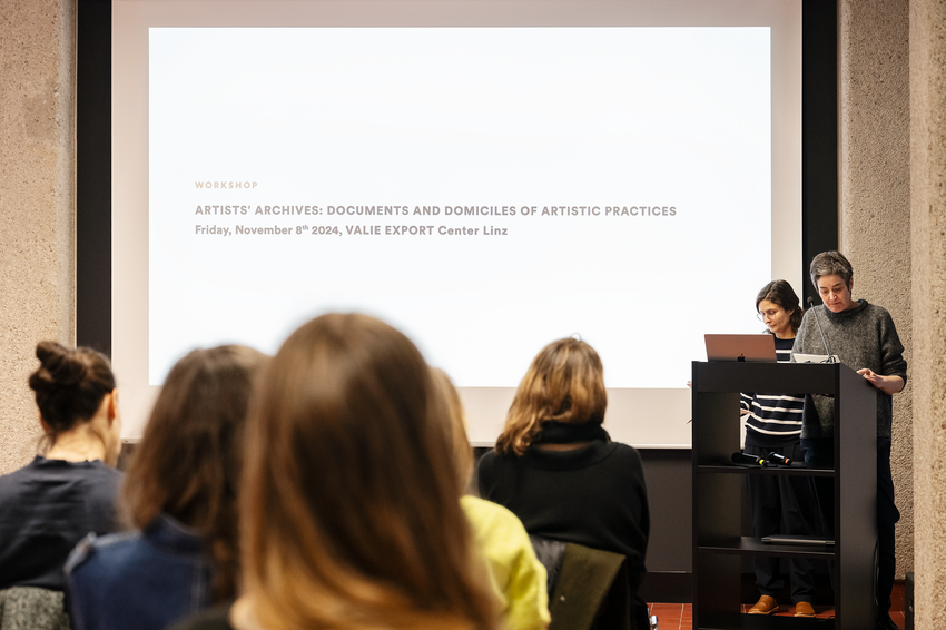 Workshop „ARTISTS’ ARCHIVES: DOCUMENTS AND DOMICILES OF ARTISTIC PRACTICES“, Photo: Violetta Wakolbinger, VALIE EXPORT Center 2024