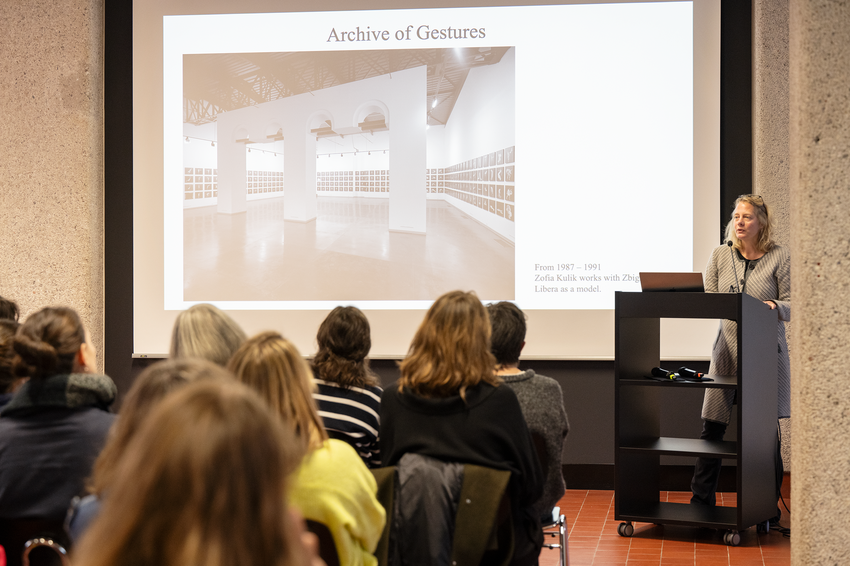 Workshop „ARTISTS’ ARCHIVES: DOCUMENTS AND DOMICILES OF ARTISTIC PRACTICES“, Photo: Violetta Wakolbinger, VALIE EXPORT Center 2024